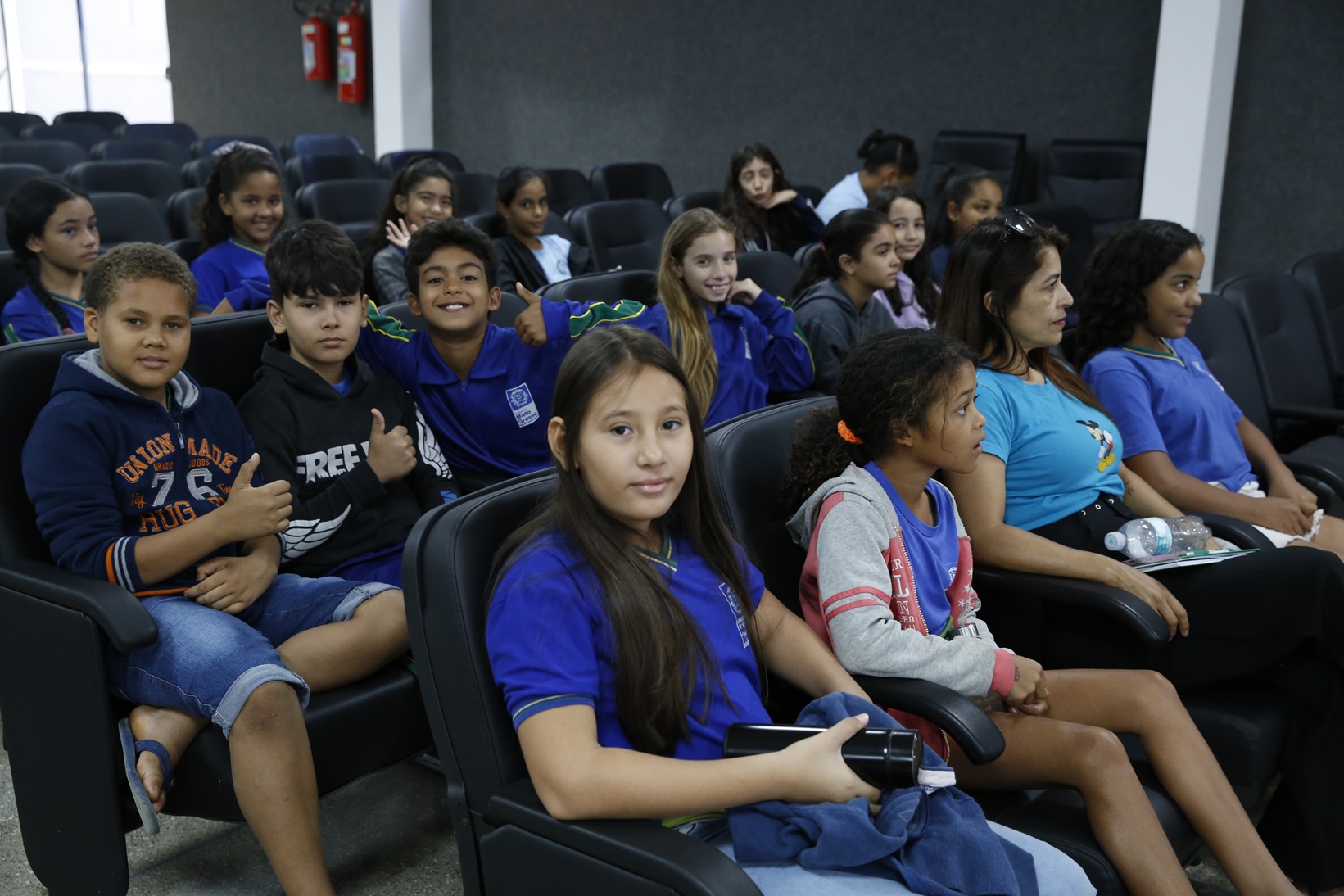 Alunos do 5º ano da Escola Municipal Nilo Procópio Peçanha visitam a Câmara Municipal