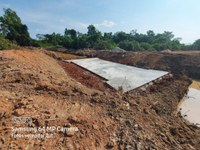 Atendendo reivindicação dos vereadores Ailton, Naldo e Tuti, Prefeitura de Alta Floresta inicia construção de galeria de aduelas na Vicinal Terceira Sul