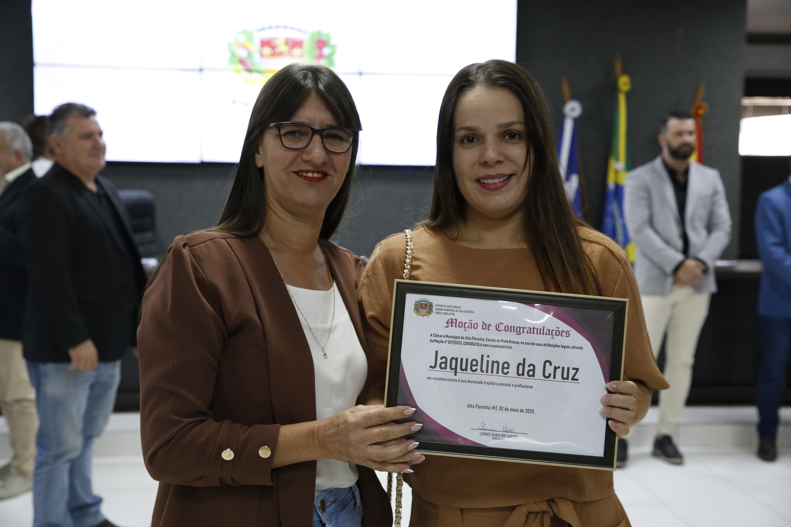 Câmara concede Moção de Congratulações à optometrista Jaqueline da Cruz