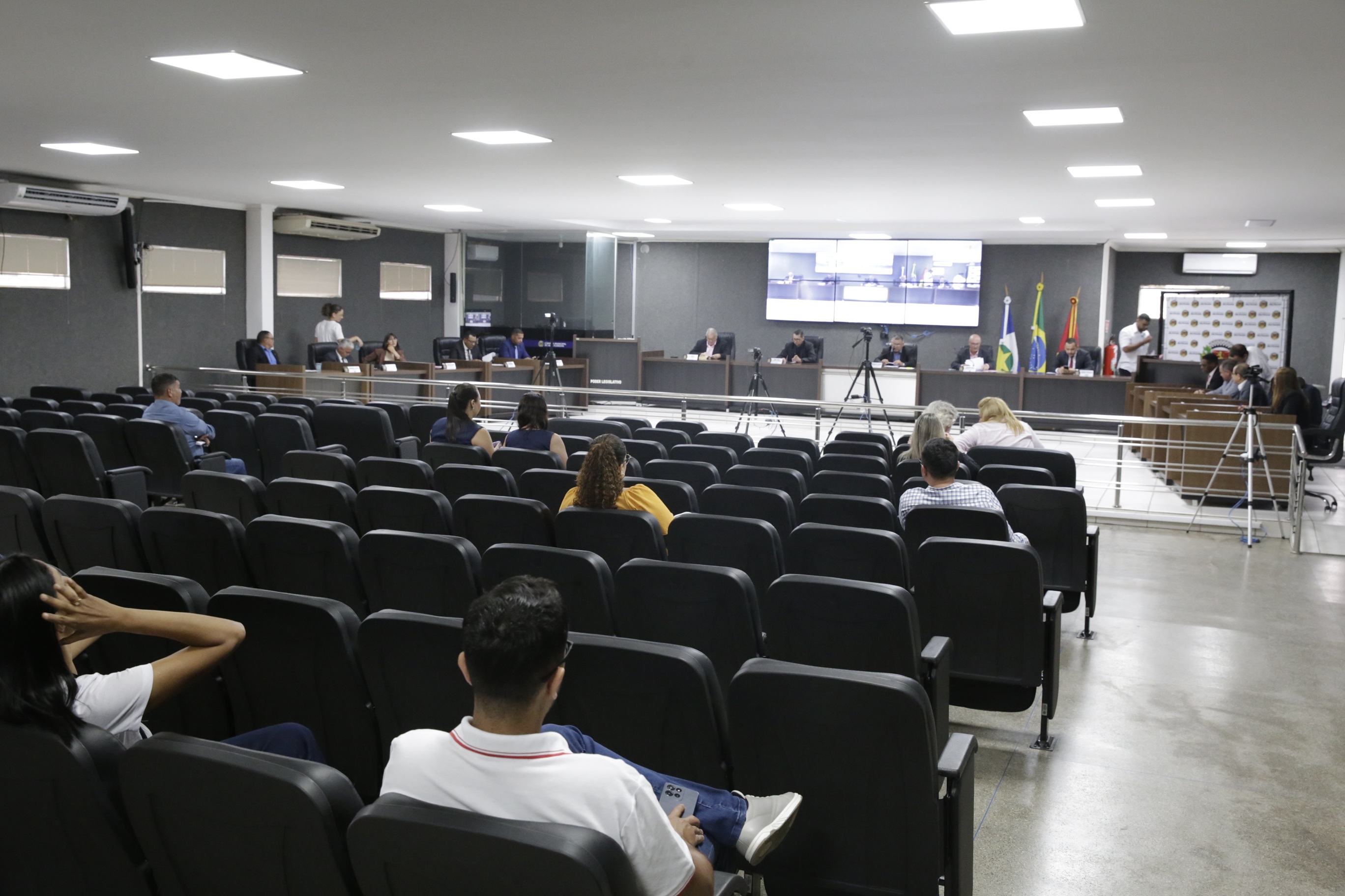 Câmara de Alta Floresta pauta projetos sobre inclusão digital, saúde mental e cobra explicações do Executivo