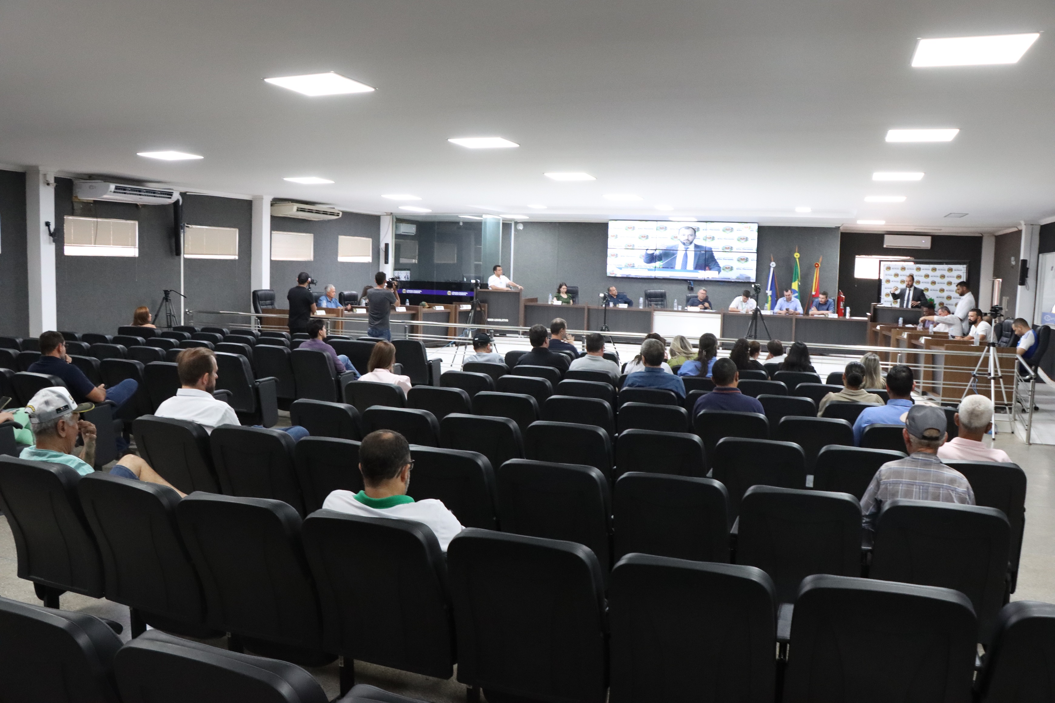 Câmara de Alta Floresta realiza Audiência Pública para discutir falhas no fornecimento de energia elétrica pela Energisa