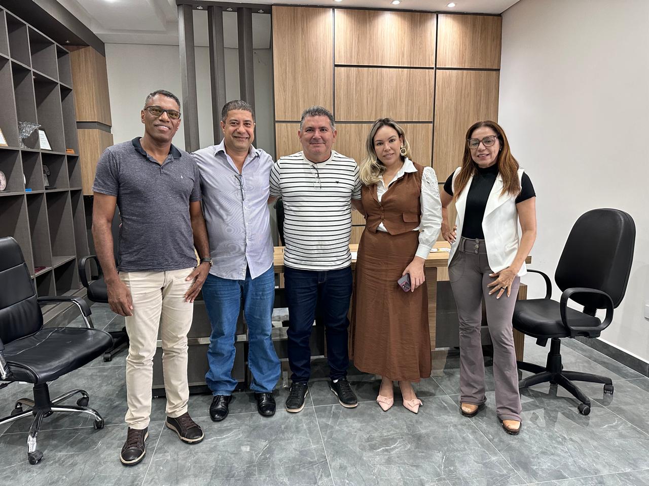 Câmara firma convênio com a Uniflor