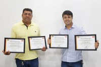 Câmara homenageia Grupo de Pagode “Se Vira nos 30” com Moção de Congratulações