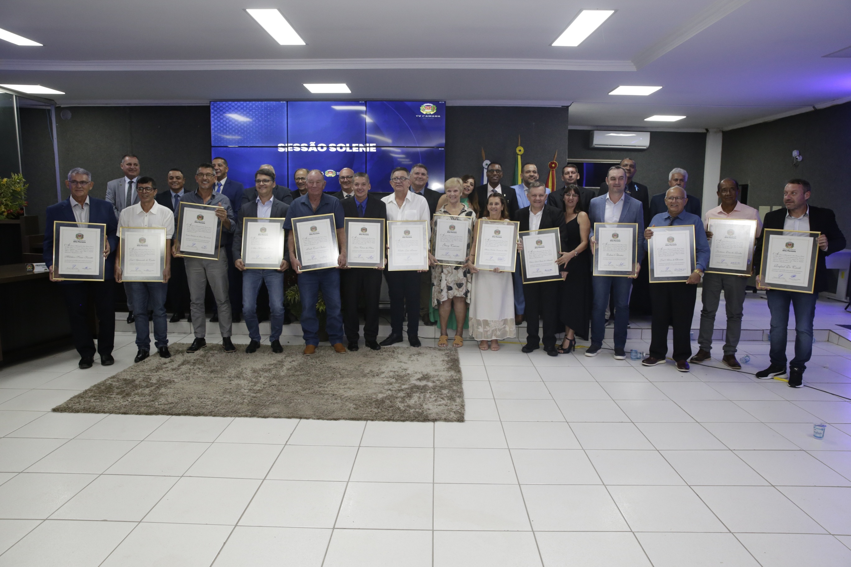 Câmara Municipal entrega Título de Cidadão Honorário Alta-florestense a personalidades que contribuíram com o desenvolvimento do Município