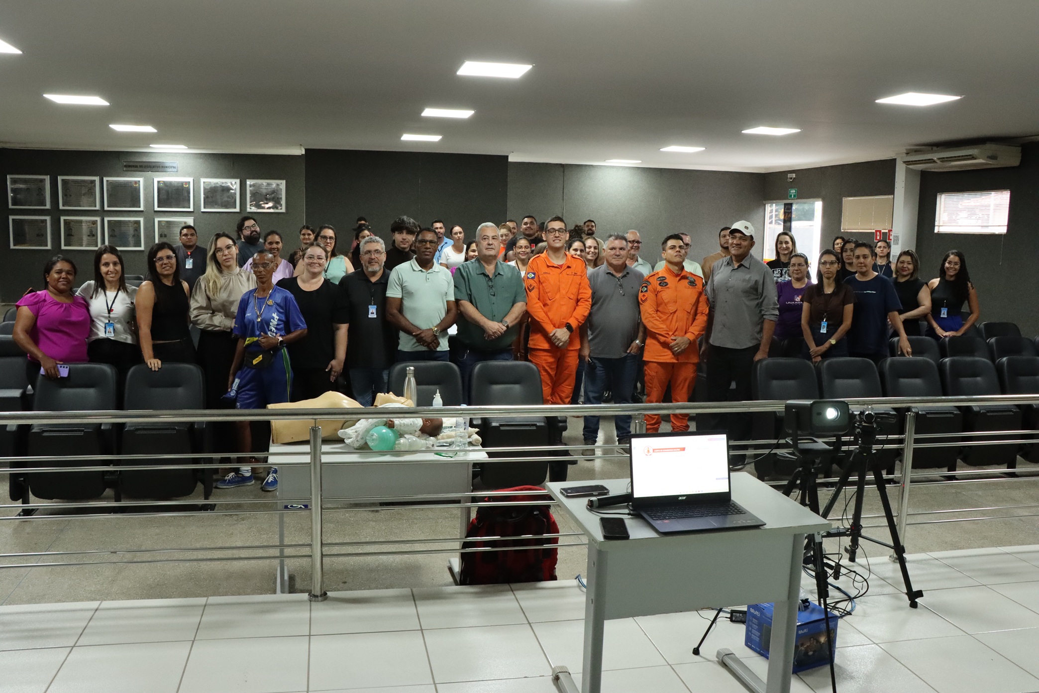 Câmara Municipal promove capacitação em primeiros socorros e reforça cuidado com servidores