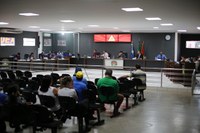 Câmara revoga lei que limitava salário de funcionários contratados pelo Executivo