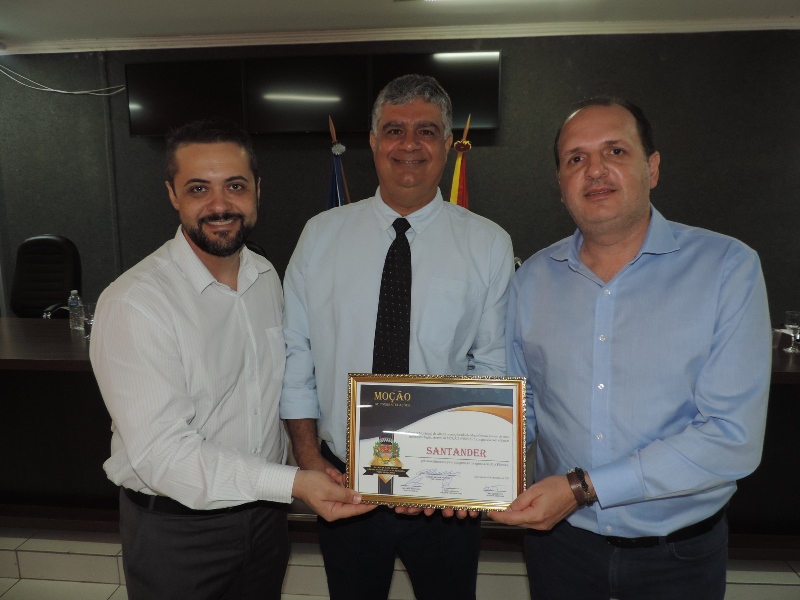 Charles homenageia Banco Santander pela inauguração da agência em Alta Floresta