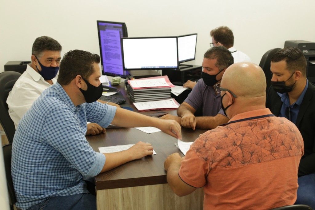 Comissão de Fiscalização e Acompanhamento da Execução Orçamentária aprova projetos de lei em reunião ordinária