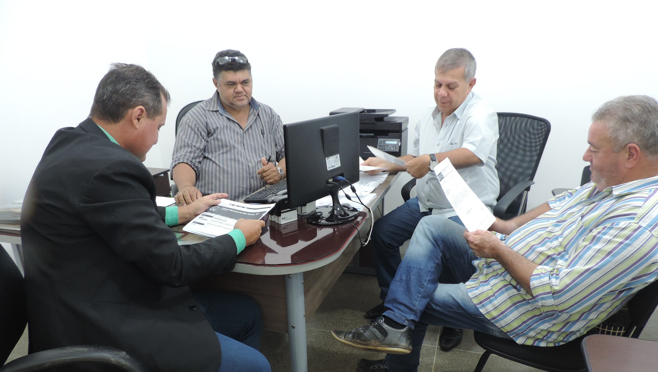 Comissão de Fiscalização e Acompanhamento da Execução Orçamentária recebe Contas de Governo da Prefeitura de Alta Floresta