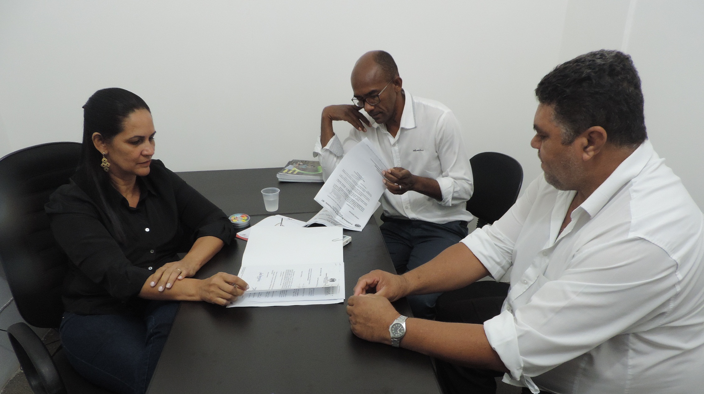 Comissão de Legislação, Justiça e Redação Final recebe projeto de artistas de rua