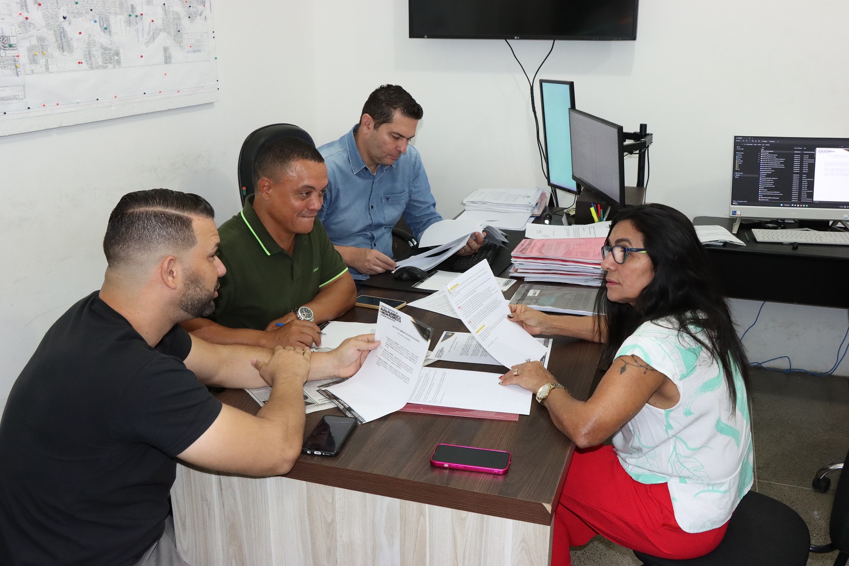 Comissão de Políticas Gerais delibera projetos de lei do Executivo e do Legislativo em reunião ordinária