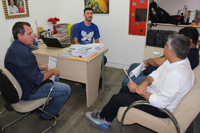 Vereadores fazem indicação para a realização de concurso público da educação