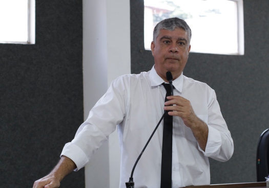 Dr. Charles cobra limpeza em boca de lobo e bueiros