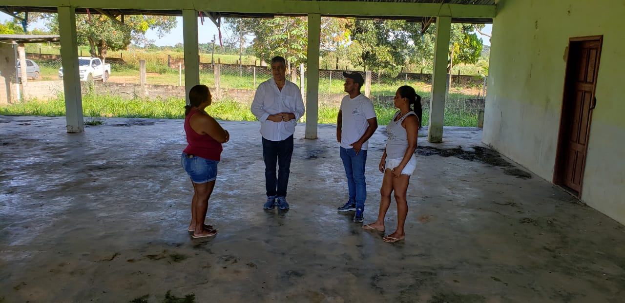 Dr. Charles visita Associação de Moradores do Vila Nova e Vila Rica e recebe demandas