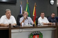 Em reunião na Câmara Municipal, secretário Gilberto anuncia inauguração da UTI para novembro