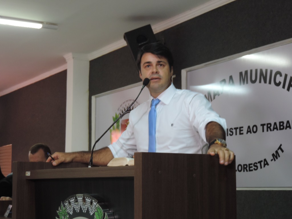 Emerson Machado crítica o governo por cancelar reunião com presidentes de câmaras