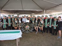 Presidente Emerson Machado entrega Moção de Congratulações para a Fanfarra de Carlinda