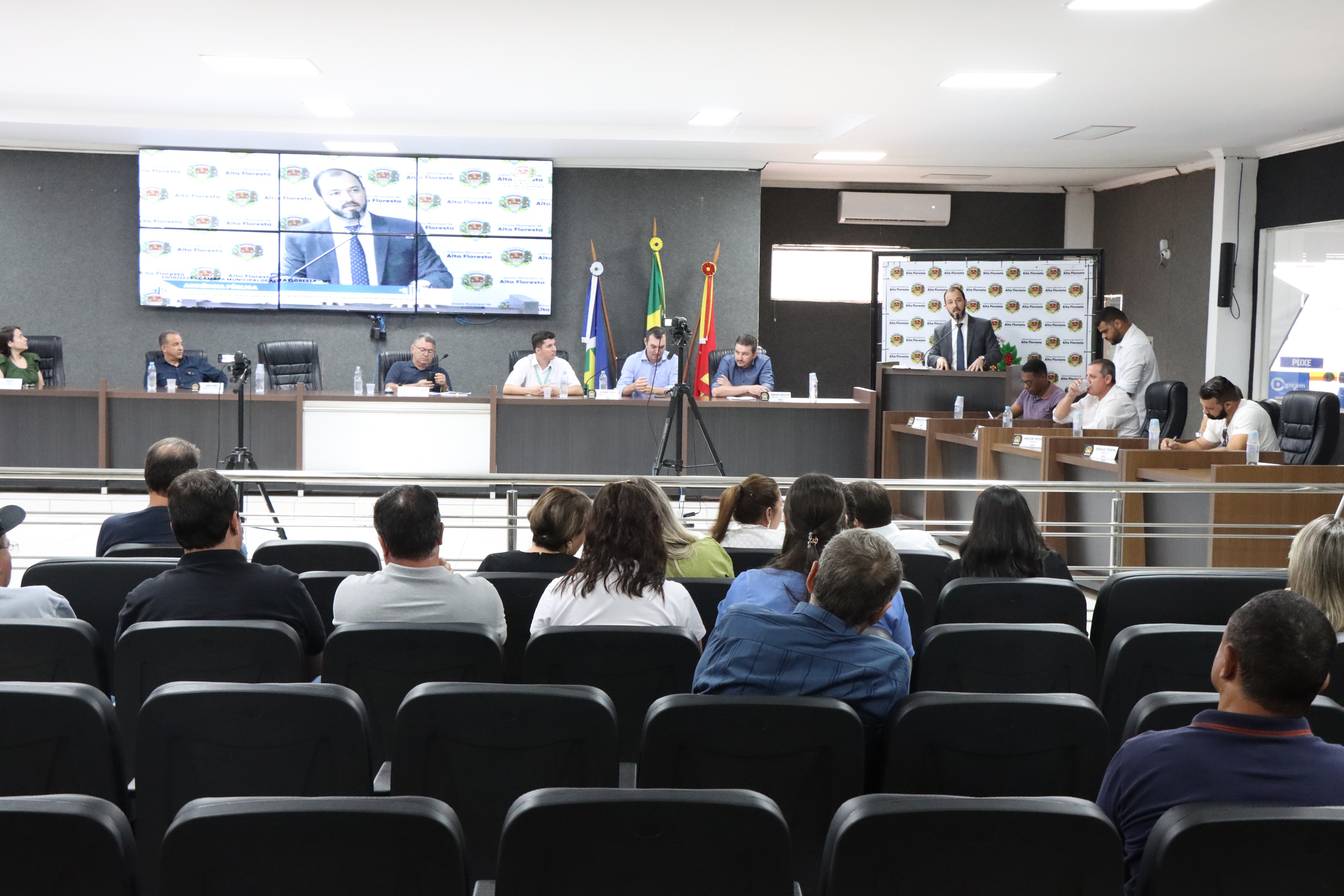 Entidades cobram melhorias e transparência da Energisa em audiência pública realizada pela Câmara Municipal