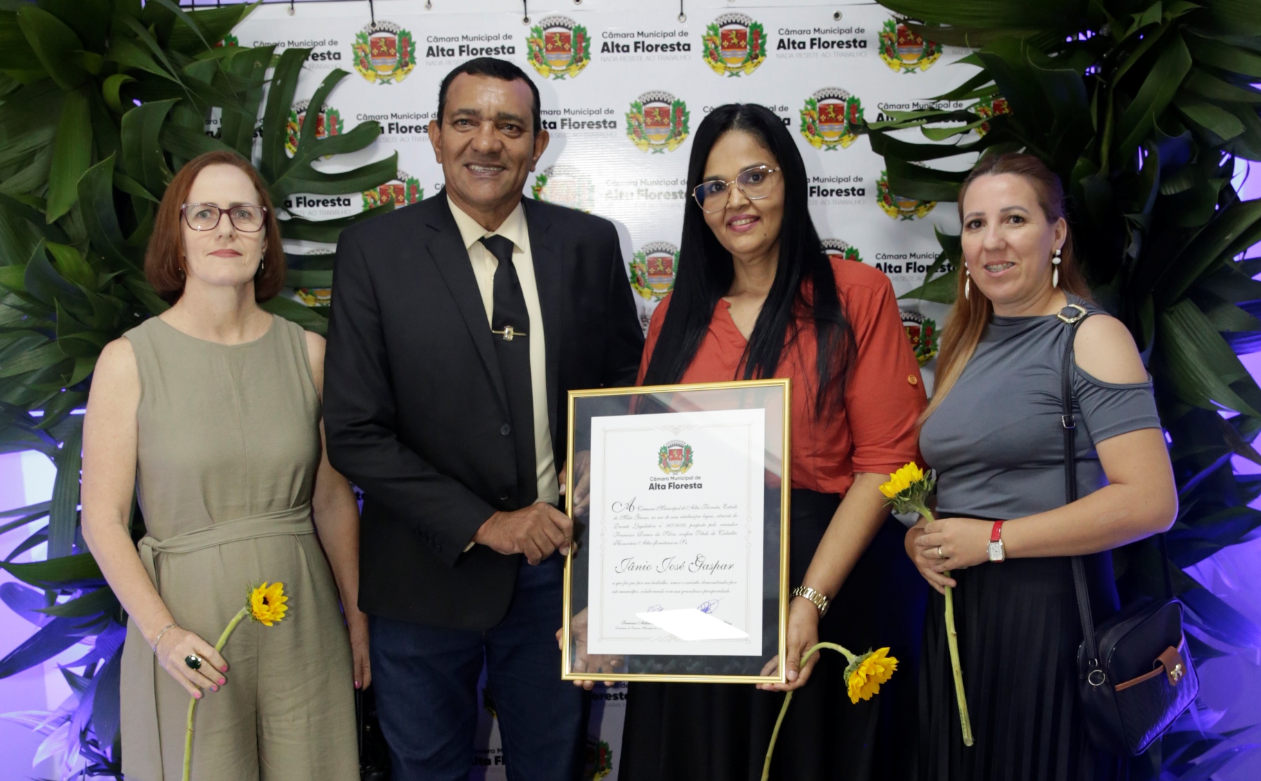 Jânio José Gaspar recebe Título de Cidadão Honorário Alta-florestense em sessão solene da Câmara Municipal
