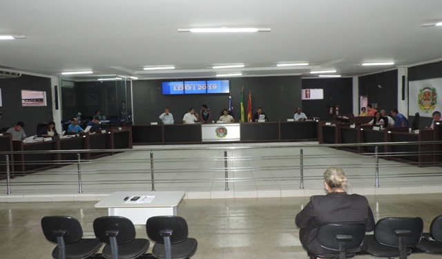 Lei de Diretrizes Orçamentárias para 2019 é aprovada em primeiro turno