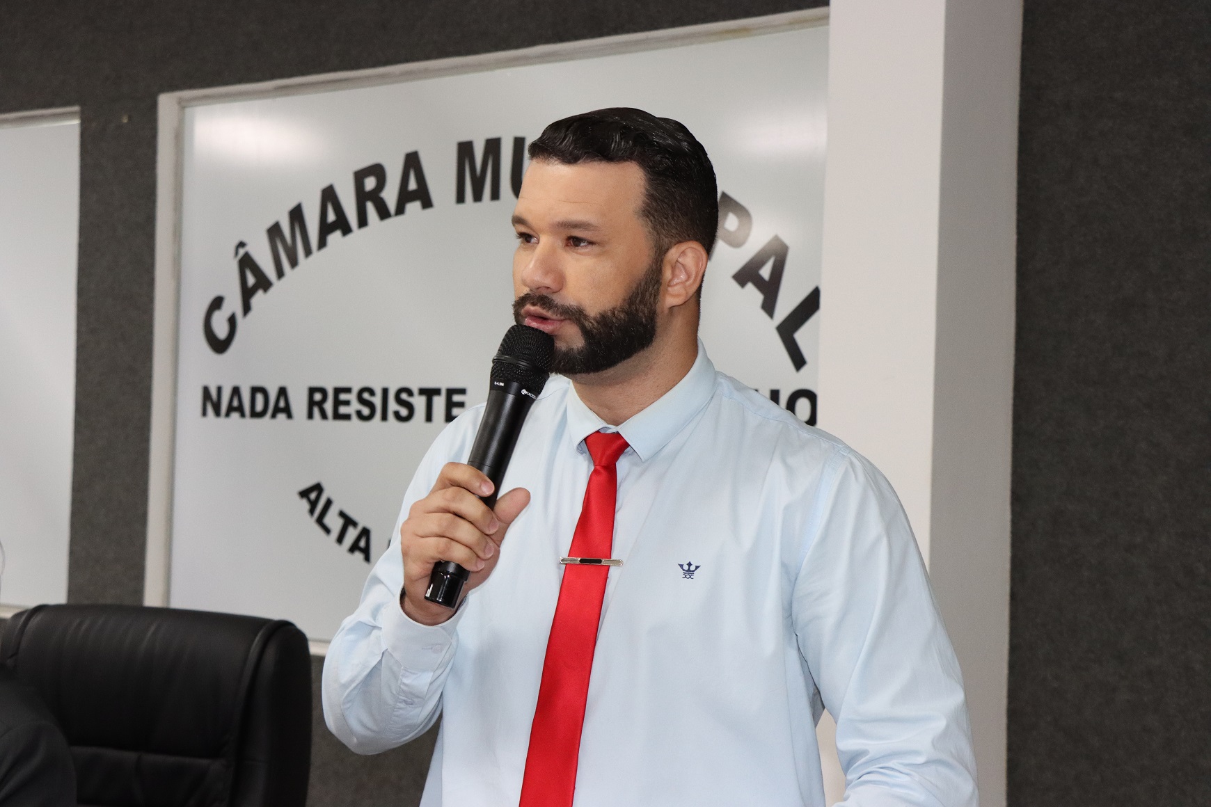 Lei do Vereador Douglas isenta do pagamento de taxas de inscrição em concurso público os voluntários da justiça eleitoral e os jurados do tribunal do júri