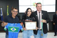 Marcos Menin homenageia ciclista Sheila Priscila com Moção de Congratulações