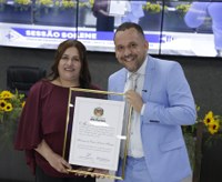 Marilaine de Castro Pereira Marques recebe título de Cidadã Honorária de Alta Floresta em sessão solene