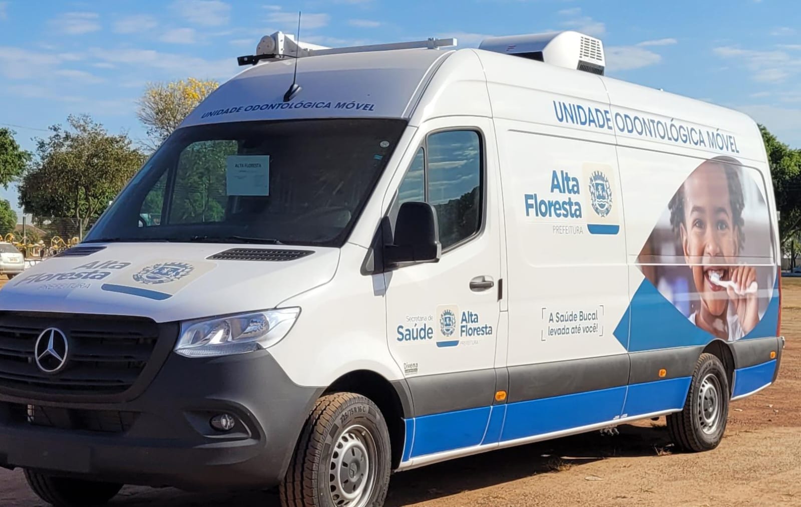 Naldo da Pista e Leonice Klaus cobram explicações sobre inatividade do Odontomóvel em Alta Floresta