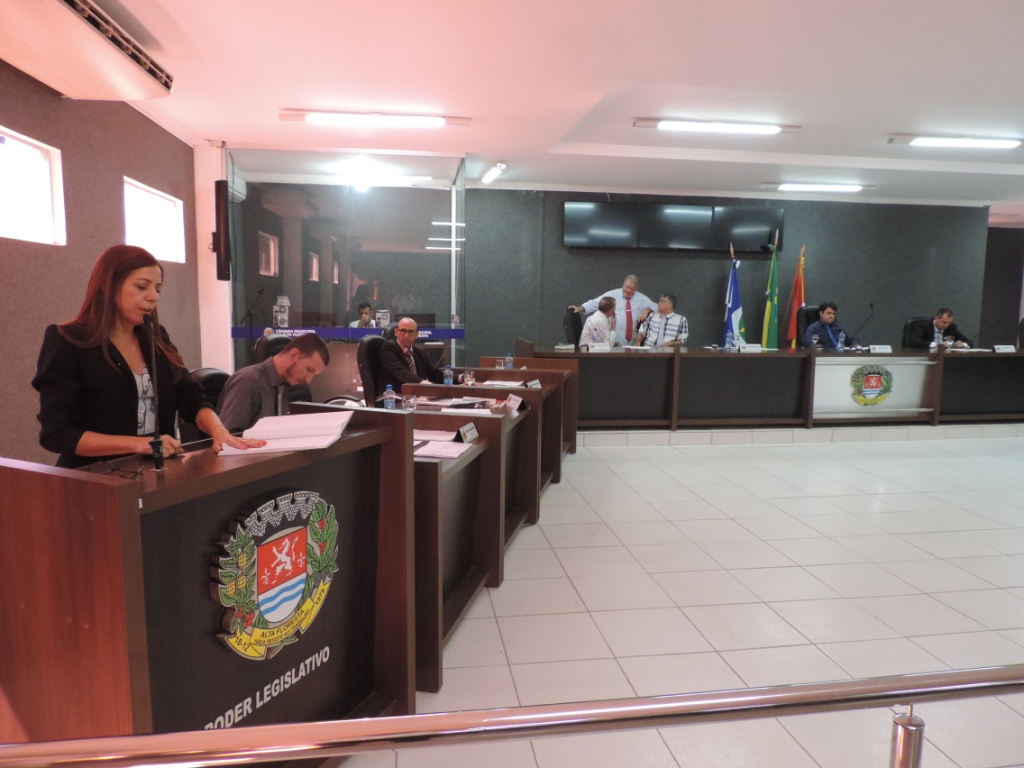 Pedido de vista adia votação de projeto que extingue mais de 500 cargos da prefeitura de Alta Floresta