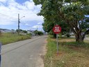 Prefeitura de Alta Floresta implanta bloqueio e sinalização em rua sem saída após indicação do vereador Pitoco