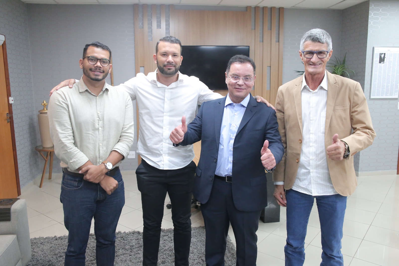 Presidente da ALMT faz compromisso com emendas para Alta Floresta a pedido do vereador Douglas