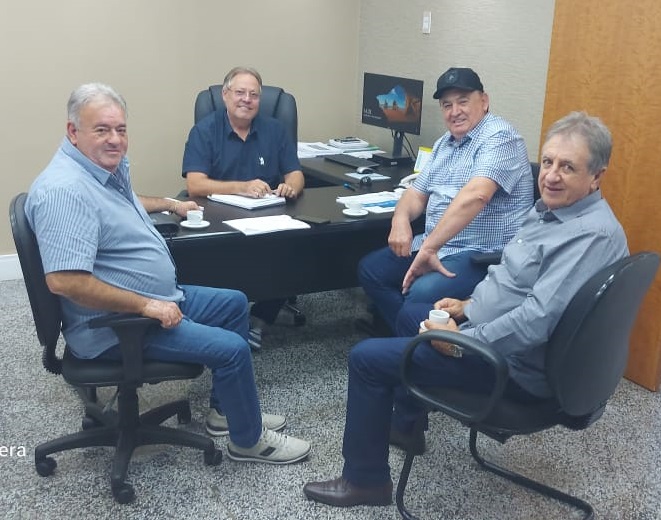 Presidente da Câmara de Alta Floresta se reúne com o secretário estadual de saúde Gilberto Figueiredo