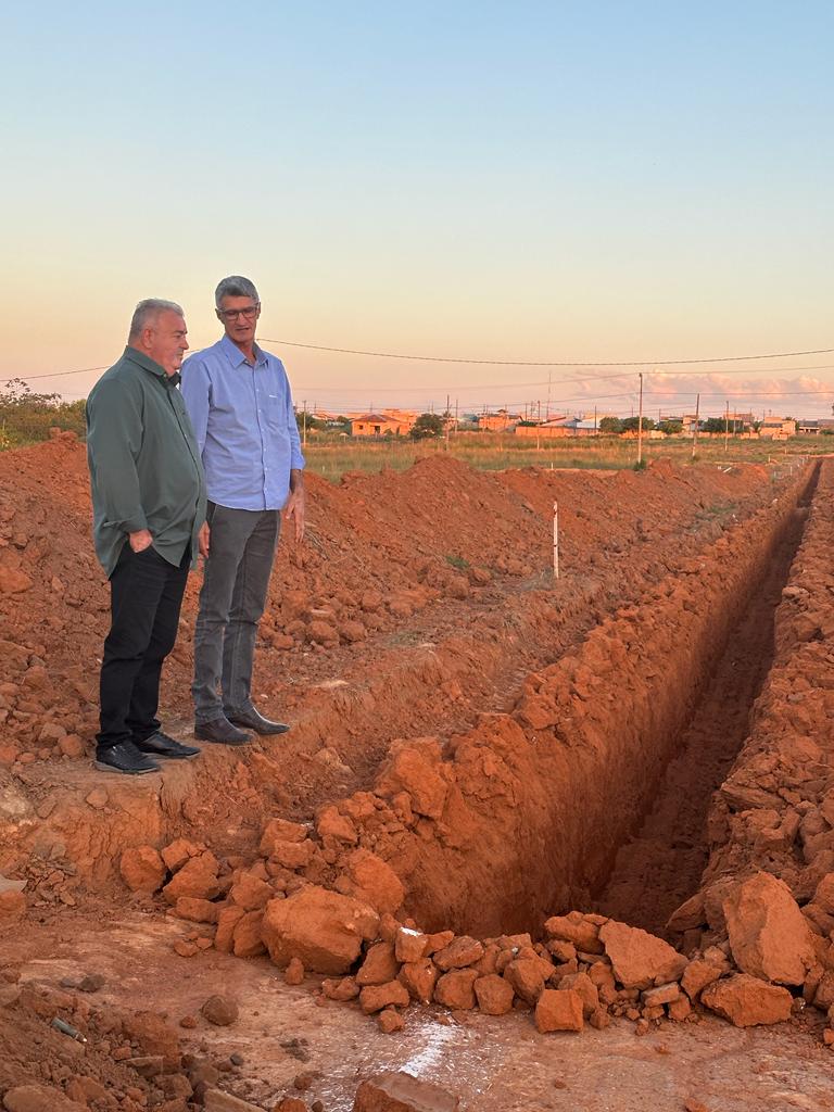Presidente da Câmara e prefeito de Alta Floresta acompanham obras de pavimentação e drenagem no Jardim Araras e Bairro Alvorada