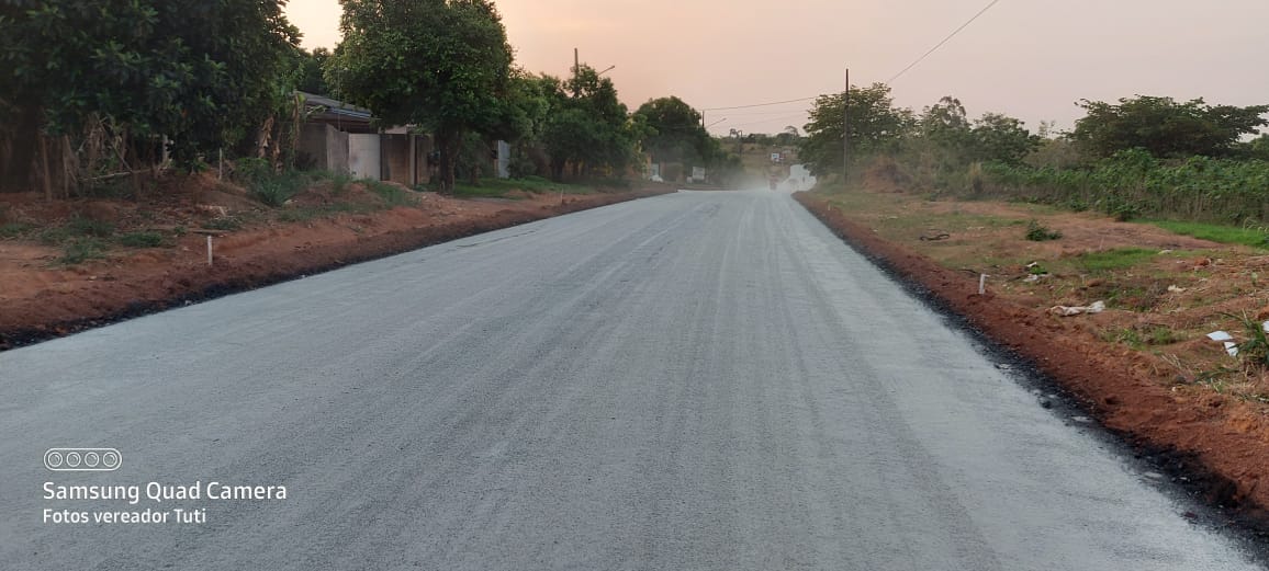 Presidente da Câmara e Prefeito de Alta Floresta vistoriam pavimentação na Avenida Vila Nova