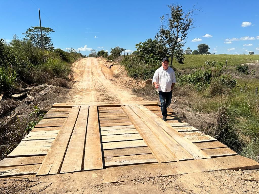 Presidente da Câmara fiscaliza manutenção em ponte e construção e bueiros no Setor Oeste
