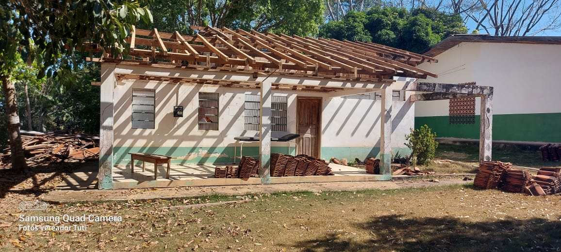 Presidente da Câmara vistoria andamento de reforma do Posto de Saúde do Ramal do Mogno