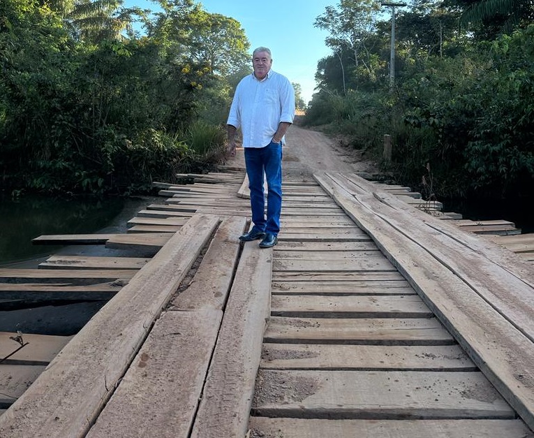 Presidente da Câmara vistoria início da construção de mais uma galeria de aduelas no Setor Leste