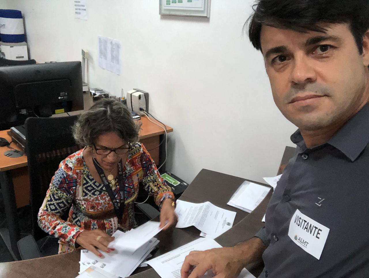 Presidente Emerson Machado protocola ofício cobrando contratação de professores para a escola da Secitec