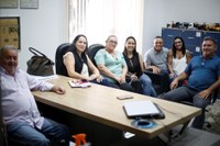 Presidente Tuti recebe secretária de Assistência Social em seu gabinete