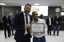 Professor Carlos Alberto Cardoso recebe Moção de Congratulações da Câmara Municipal