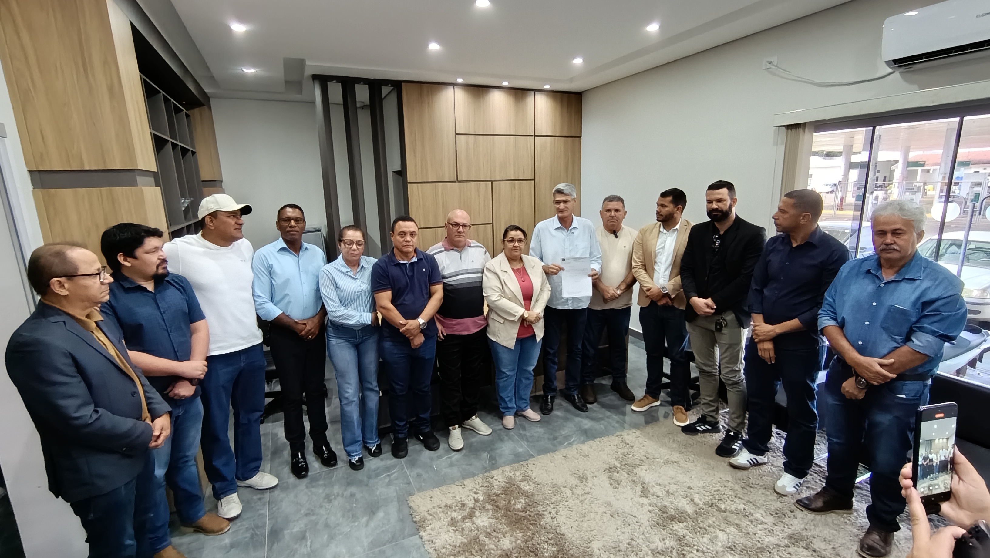 Projeto que concede recomposição salarial de 11,93% aos professores da rede municipal de Alta Floresta está em tramitação na Câmara