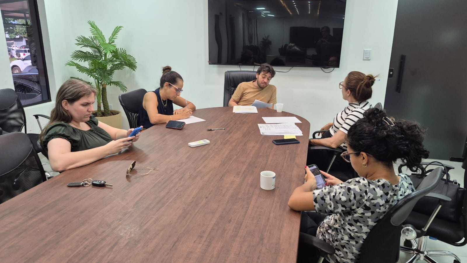 Reunião com engenheiros e arquitetos visa dar agilidades na aprovação de projetos