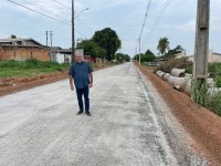 Tuti agradece a Chico Gamba por pavimentação da Rua Padre José de Anchieta