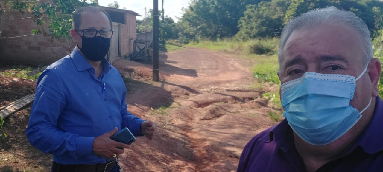 Tuti e Adelson cobram recuperação da Rua Bahia