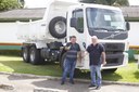 Tuti e Ailton parabenizam Executivo pela aquisição de caminhão basculante