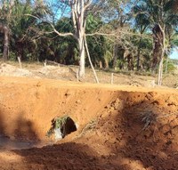 Tuti fiscaliza construção de bueiro na Vicinal 4ª Leste