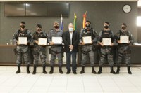 Tuti homenageia policiais militares pela bravura no combate à criminalidade