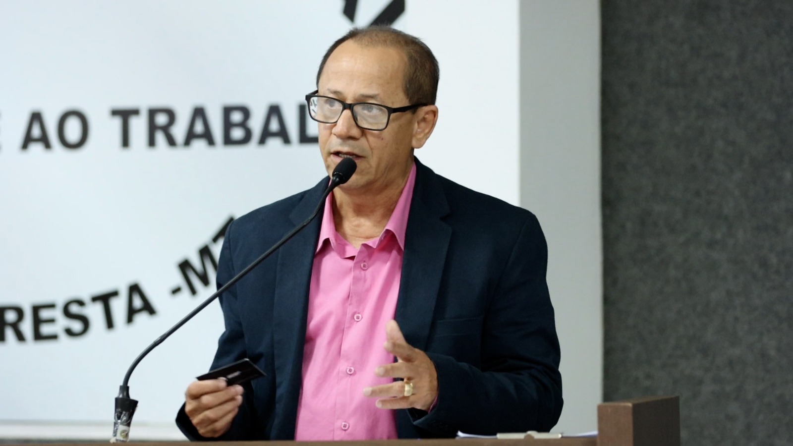 Vereador Adelson da Silva Rezende cobra melhorias no fornecimento de energia durante audiência pública da AGER-MT