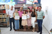 Vereador Adelson homenageia professora e escritora mirim com Moção de Congratulação
