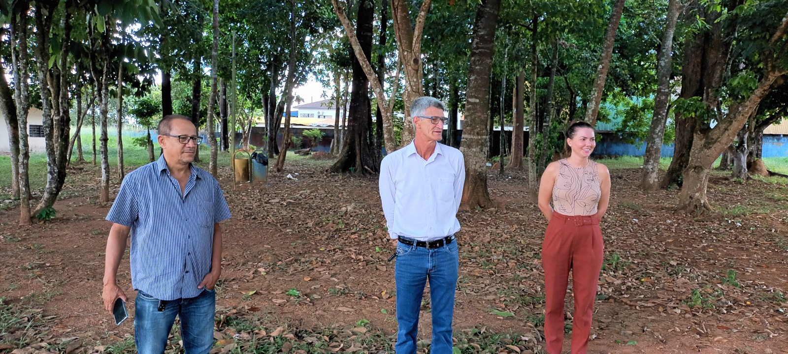 Vereador Adelson Servidor destaca visita e compromisso do prefeito com a construção da praça do Jardim Universitário
